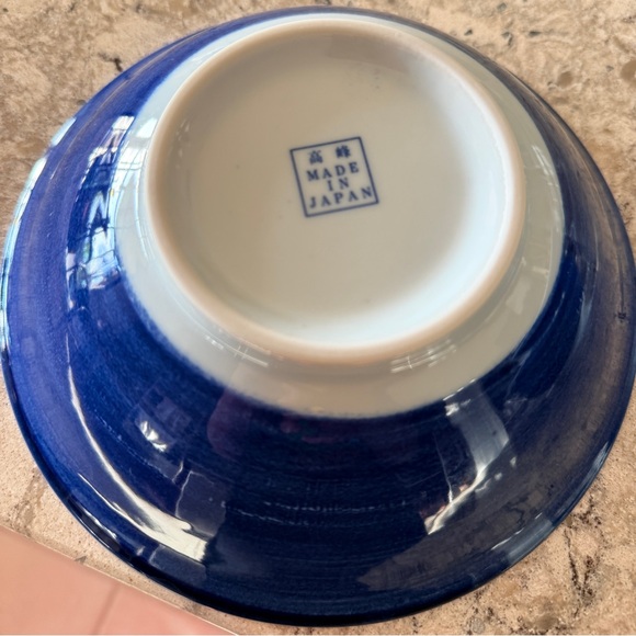 Set of 2 Japanese Blue White Floral Bowls - Picture 5 of 7